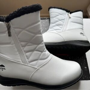 Totes Women's Black and White Quilted Winter Boots